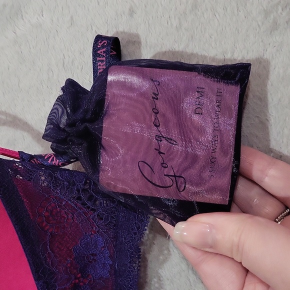 Victoria's Secret Sexy Little Things Bra - Picture 12 of 16